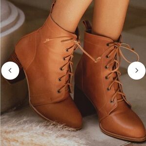 Bali ELF Lace-Up Ankle Boots Women’s 7.5 Black Leather Stacked Heel Booties